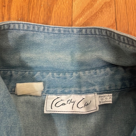 Vintage Kathy Che Chambray Button Down Shirt size 18 90's Embroidered Denim - Picture 9 of 11